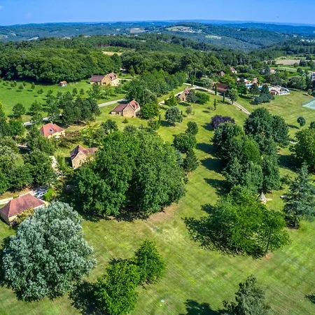 Combas Village De