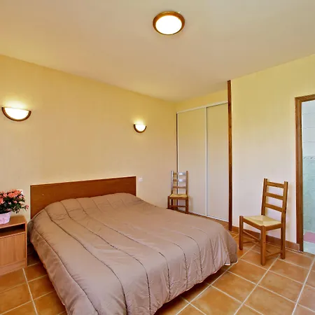 Combas Village De * Saint-Crépin-et-Carlucet