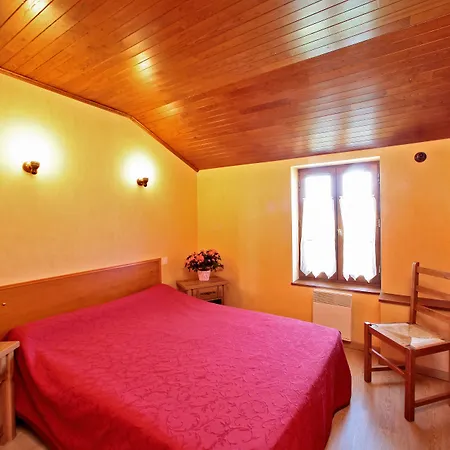 Combas Village De * Saint-Crépin-et-Carlucet