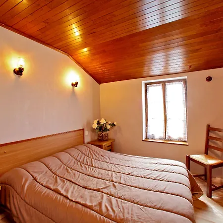 Combas Village De * Saint-Crépin-et-Carlucet