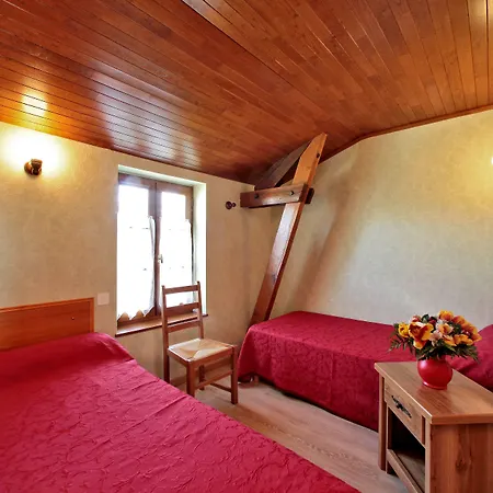 Combas Village De Saint-Crépin-et-Carlucet