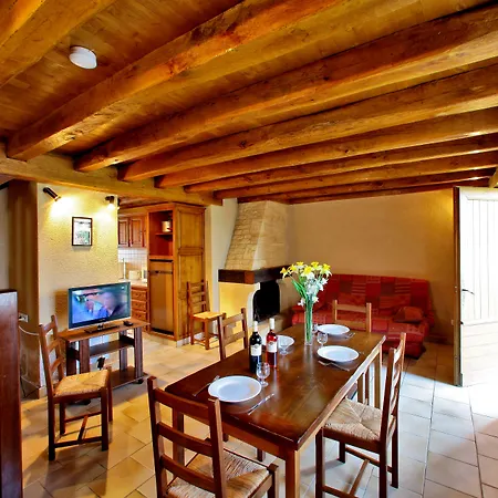 Combas Village De Saint-Crépin-et-Carlucet