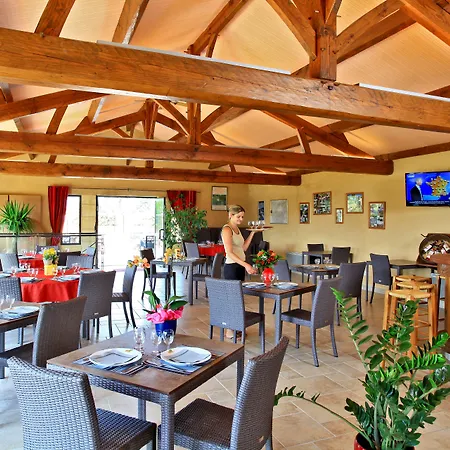 Combas Village De Casa vacanze