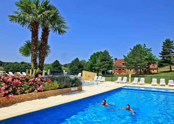 Combas Village De 別荘