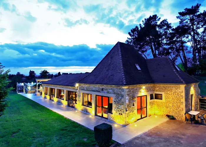 Combas Village De * Saint-Crépin-et-Carlucet