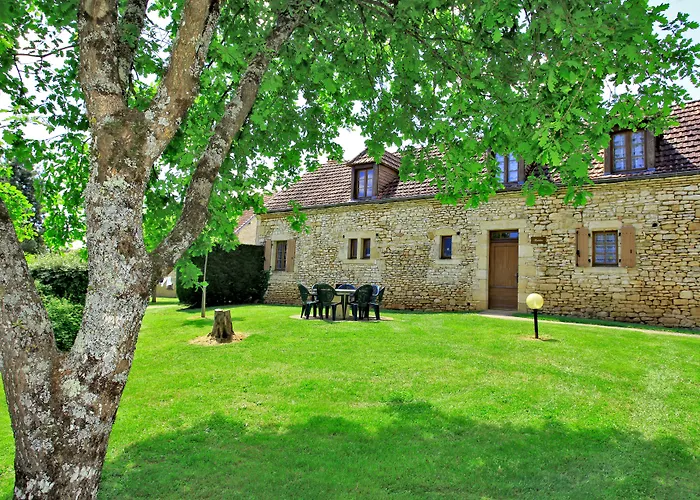 Combas Village De Saint-Crépin-et-Carlucet