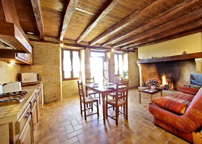 Combas Village De Saint-Crépin-et-Carlucet