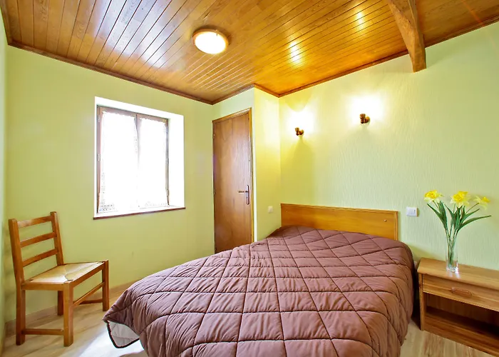 Combas Village De * Saint-Crépin-et-Carlucet