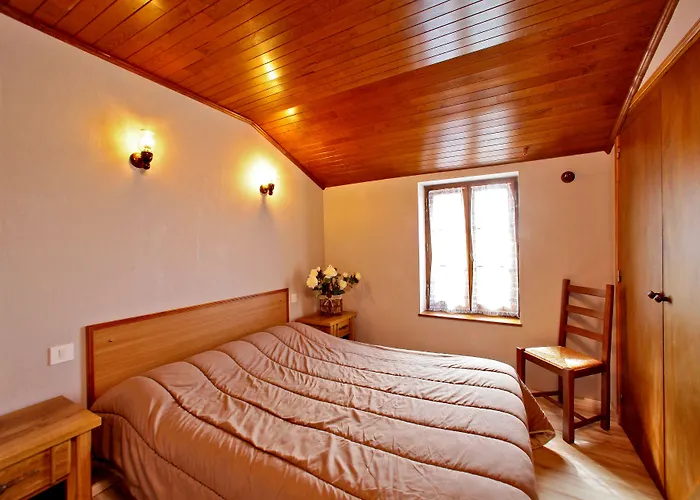 Combas Village De * Saint-Crépin-et-Carlucet