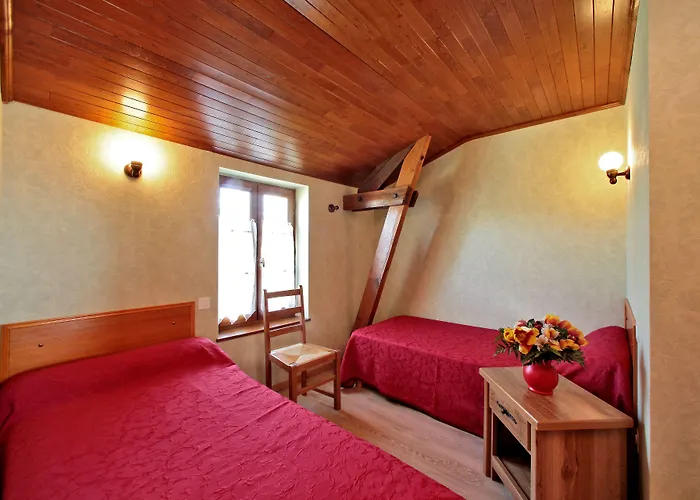 Combas Village De Saint-Crépin-et-Carlucet