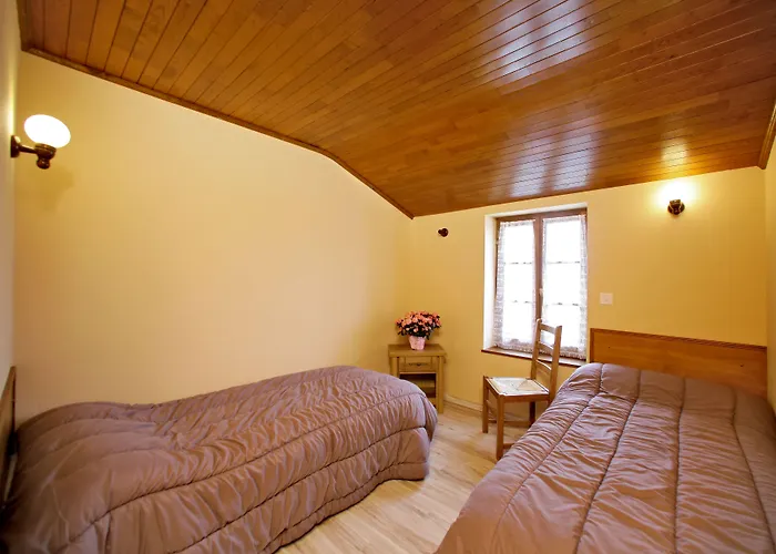 Combas Village De Saint-Crépin-et-Carlucet