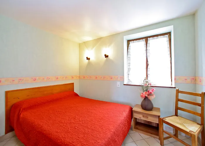 Combas Village De Saint-Crépin-et-Carlucet