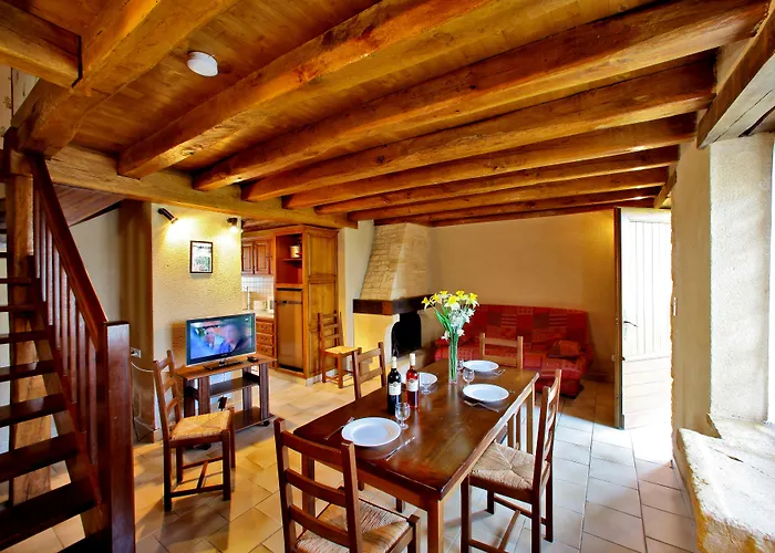 Combas Village De Saint-Crépin-et-Carlucet