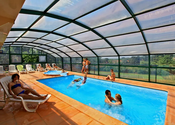 Combas Village De 別荘